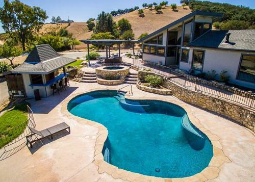 Deer Mountain Retreat