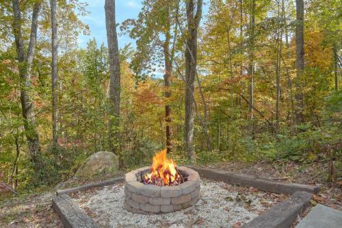 Tranquility Den 210 - Two Bedroom Cabin