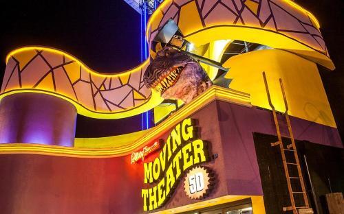A Mountain View Theater Lodge Holiday Home