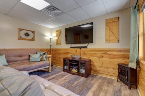 Peaceful Setting Cabin