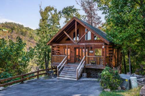Swim N Bear Honeymoon Cabin With Private Pool