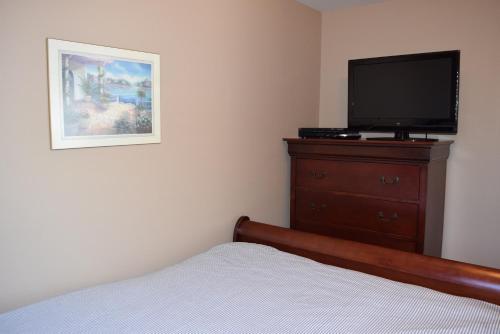 345 Hinds Two-bedroom Holiday Home