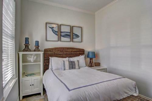 Cinnamon Shore- The Love Shack 116 St