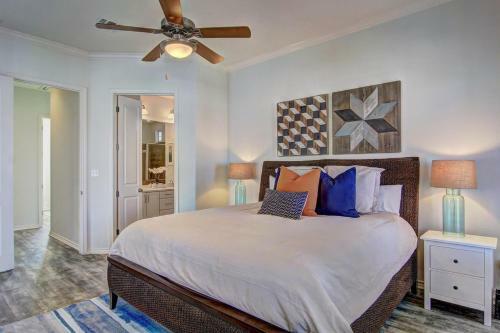 Cinnamon Shore- The Love Shack 116 St