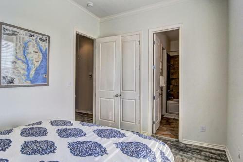 Cinnamon Shore- The Love Shack 116 St