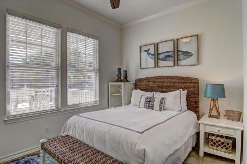 Cinnamon Shore- The Love Shack 116 St