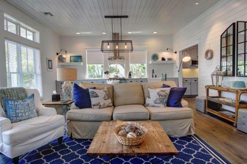 Cinnamon Shore- Lollygag 107 St