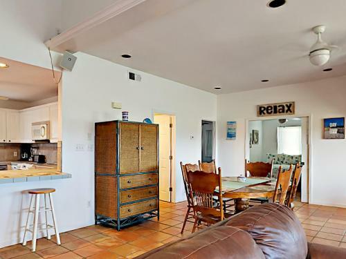 12 La Playa - Three Bedroom Home