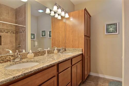 Island Time 101 Townhouse