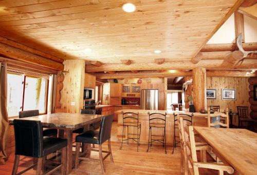 Mary's Road House 142936