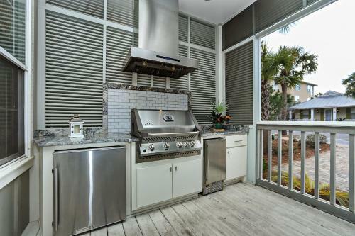 Seas The Day At Seacrest Home