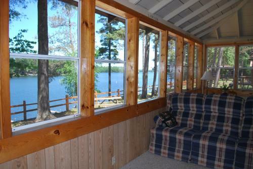 Cedar - Elbert's - Hiller Vacation Homes