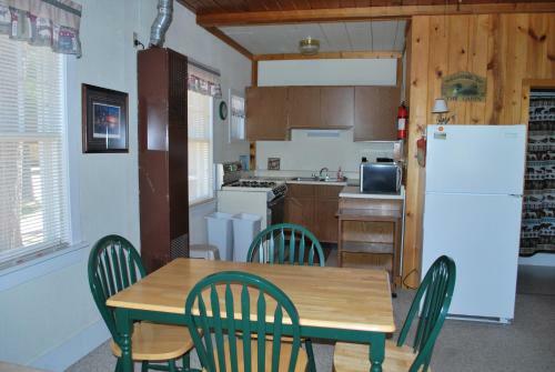 Cedar - Elbert's - Hiller Vacation Homes
