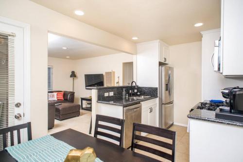 Apartamento Two-bedroom, One-bath Apt