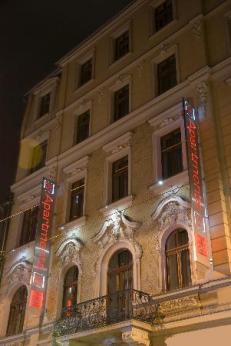Pergamin Apartments