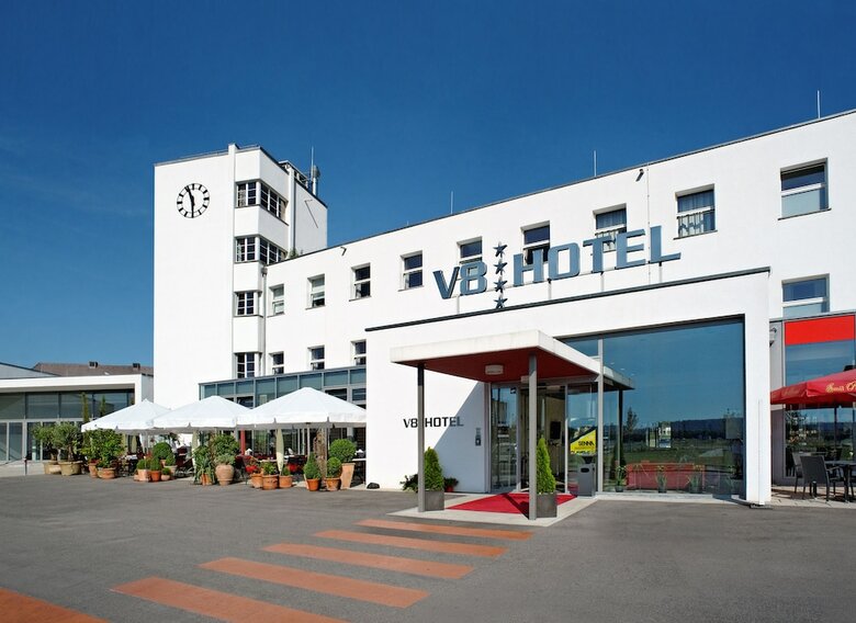 V8 Hotel Classic Motorworld Region Stuttgart