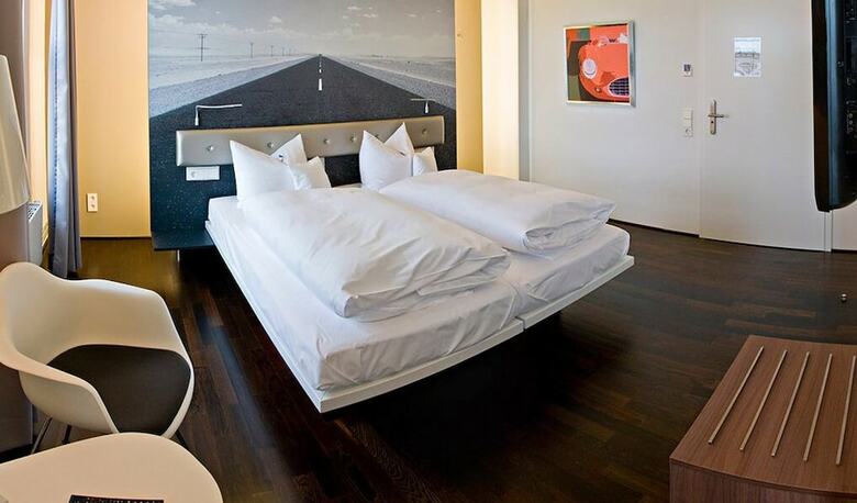 V8 Hotel Classic Motorworld Region Stuttgart