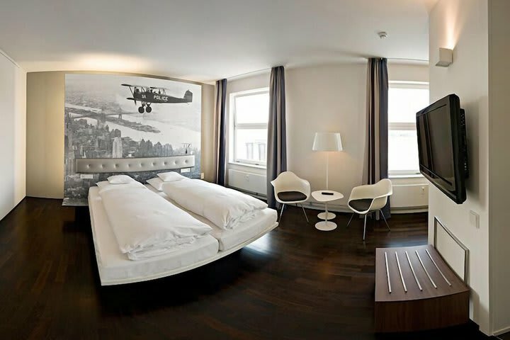 V8 Hotel Classic Motorworld Region Stuttgart