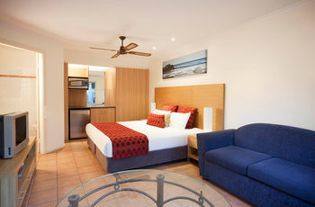 Hotel Breakfree Aanuka Beach Resort
