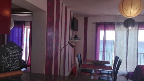 Beachfront Apartment In Praia Da Salema