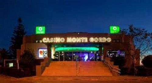 Apartamento Cousy House - 275 Mt From Monte Gordo Beach