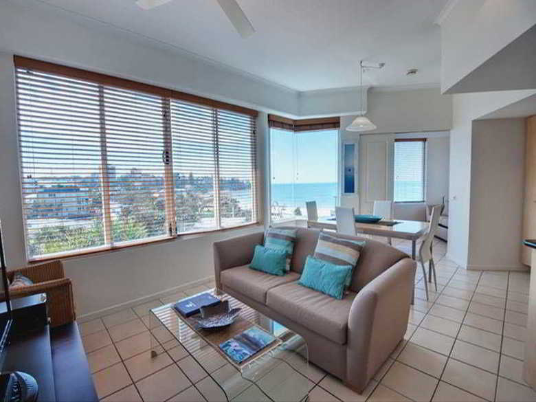 Hotel Rolling Surf Resort