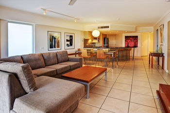 Hotel Rolling Surf Resort