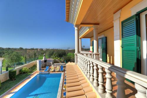 Guia Villa Sleeps 10 Pool Air Con Wifi
