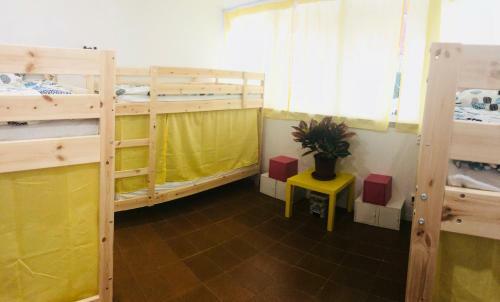 Albergue Cascais Terrace Fruit Point