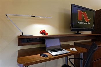 Hotel H�tel & Suites Normandin