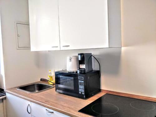 Avi City Apartments Mainhouse