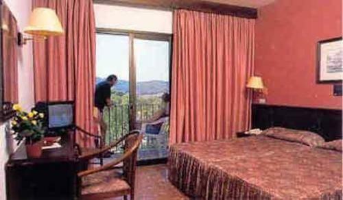 Montjoi By Brava Hoteles
