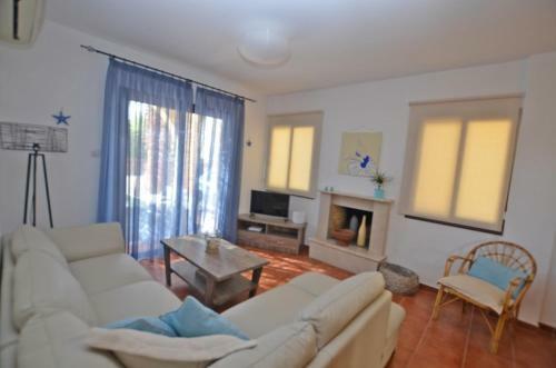 Villa Amara - 3 Bed Villa With Shared Pool Idyllic Ayia Thekla