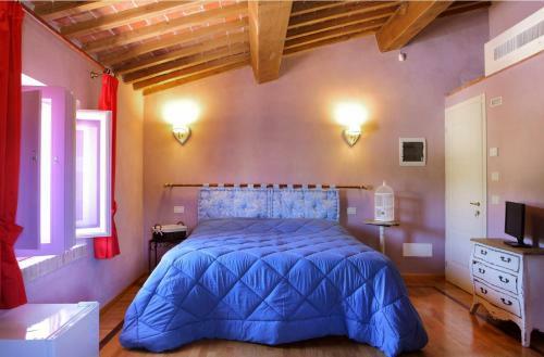 Altopascio Villa Sleeps 14 Pool Air Con Wifi