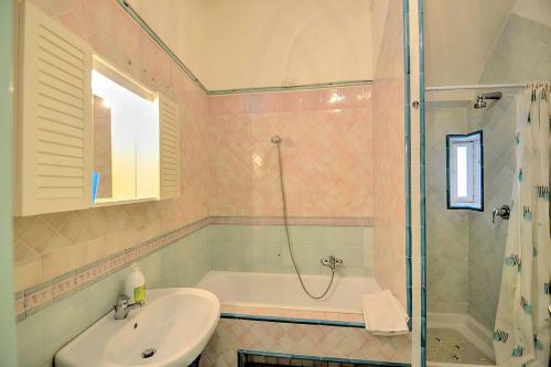 Amalfi Villa Sleeps 8 Air Con Wifi