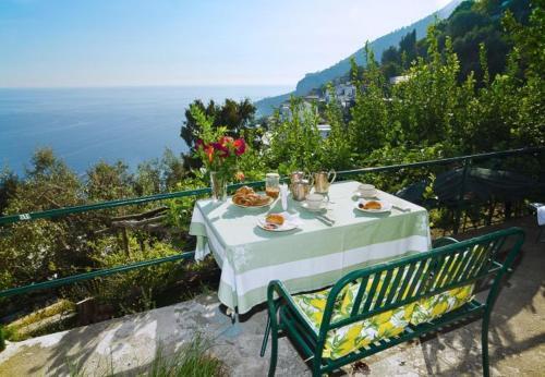 Amalfi Apartment Sleeps 2 T721484