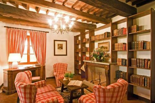 Arezzo Villa Sleeps 12 Pool Air Con Wifi
