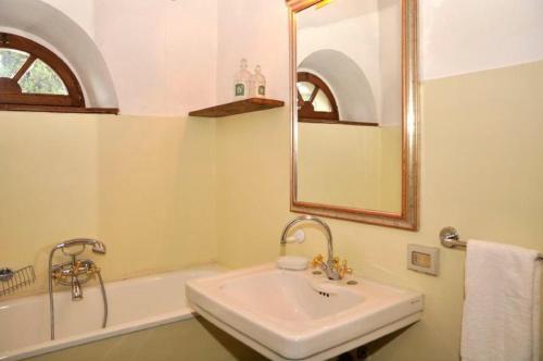 Arezzo Villa Sleeps 18 Air Con