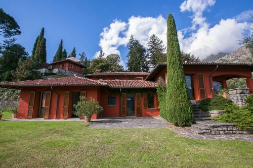 Griante Villa Sleeps 15 Pool Air Con
