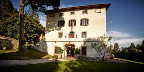 Il Castagno D'andrea Villa Sleeps 16 Pool