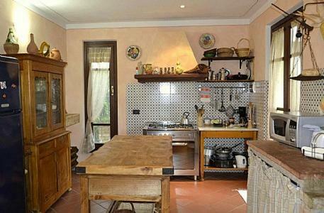 Castelfiorentino Villa Sleeps 10 Pool Wifi