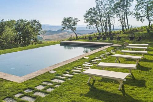 Castiglioncello Del Trinoro Villa Sleeps 12 Pool