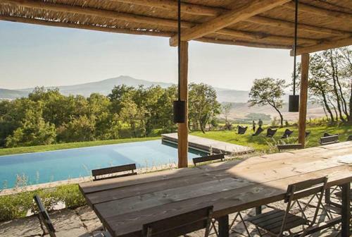 Castiglioncello Del Trinoro Villa Sleeps 12 Pool