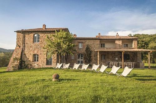 Castiglioncello Del Trinoro Villa Sleeps 12 Pool