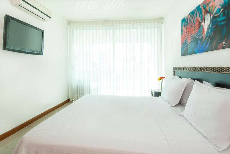Hotel Travelers Orange Cartagena