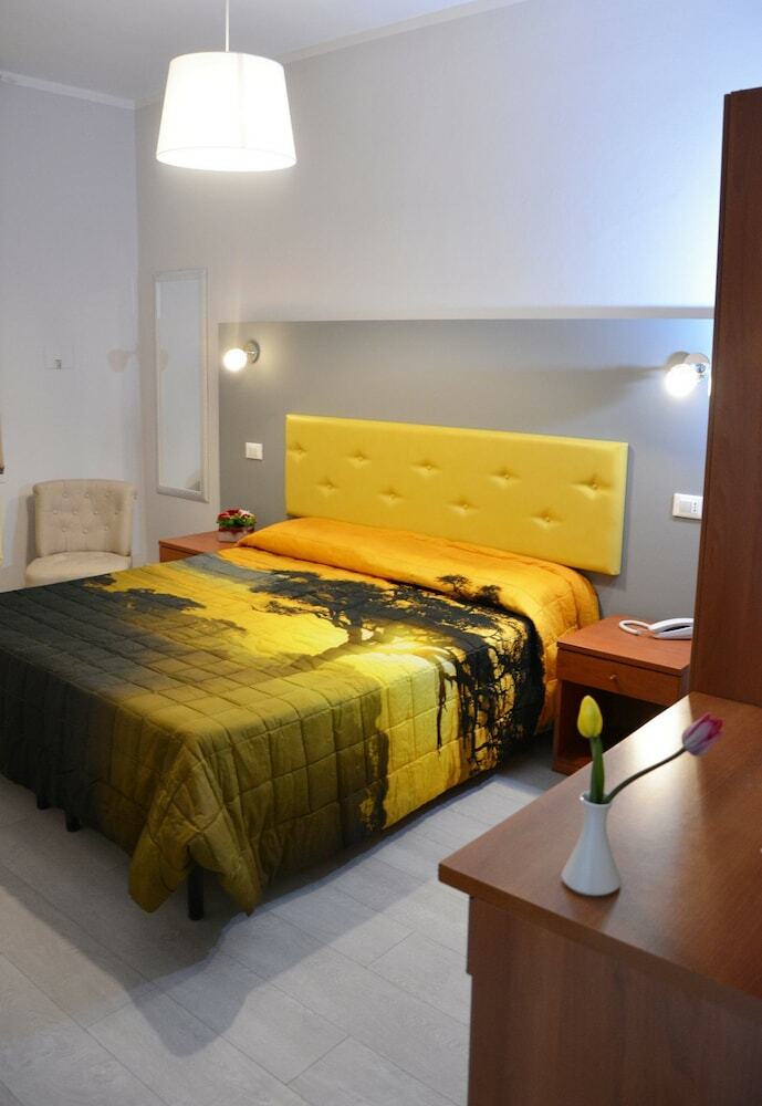 City Hotel