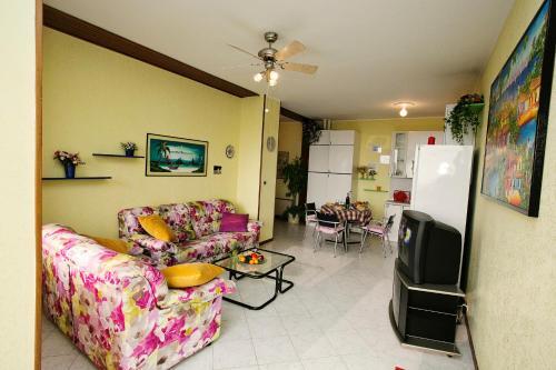 Toscolano-maderno Apartment Sleeps 6