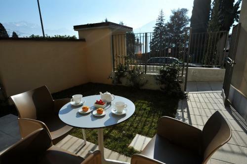 Tremezzo Apartment Sleeps 4 Pool T421274