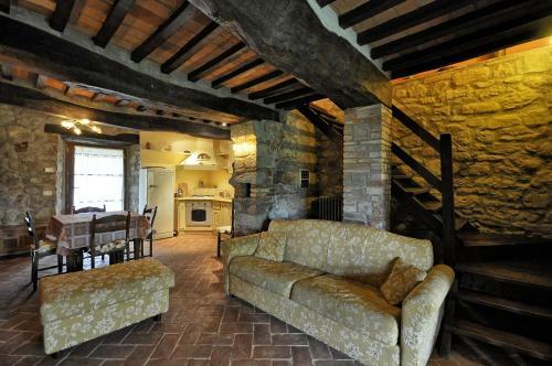 Vernazzano Basso Apartment Sleeps 6 Pool Wifi