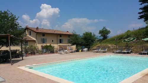 Serravalle Pistoiese Villa Sleeps 8 Pool Wifi